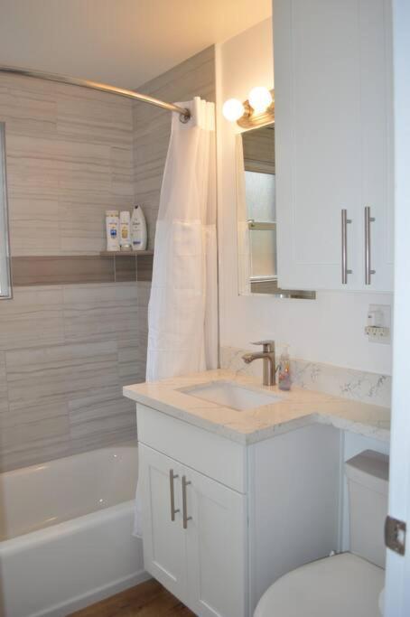Cozy Crown Hill Carkeek Cottage W/3 Beds, Full Kitchen & Backyard In North Seattle Exterior foto